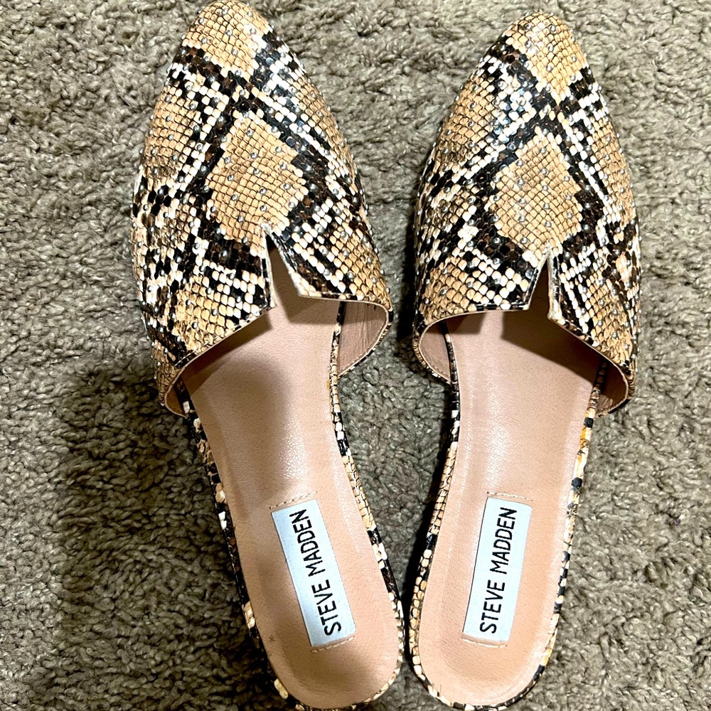 Steve Madden leopard flats size 8.5